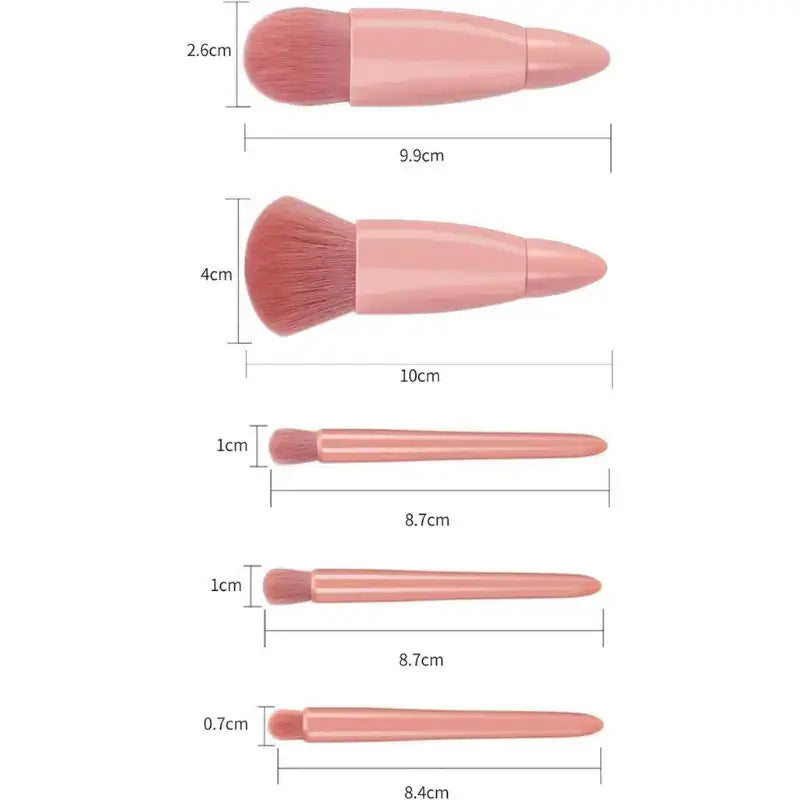 5 pincéis para maquiagens com tamanho de 9 cm, 10 cm, 2 de 8.7 cm, mais 1 de 8.4 cm.