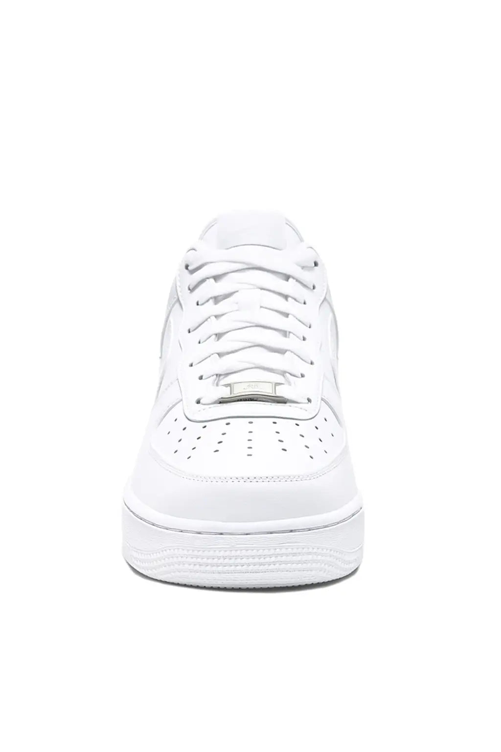 Tênis NK branco estilo Air Force em vista frontal direta, com design minimalista, cadarço branco e sola robusta para estilo urbano.