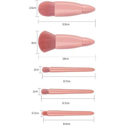 5 pincéis para maquiagens com tamanho de 9 cm, 10 cm, 2 de 8.7 cm, mais 1 de 8.4 cm.